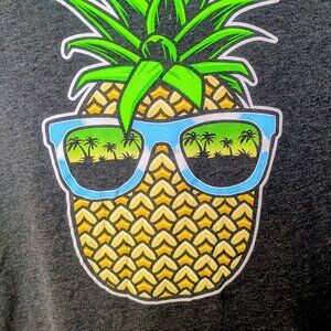 Graphic tee - pineapple t-shirt
